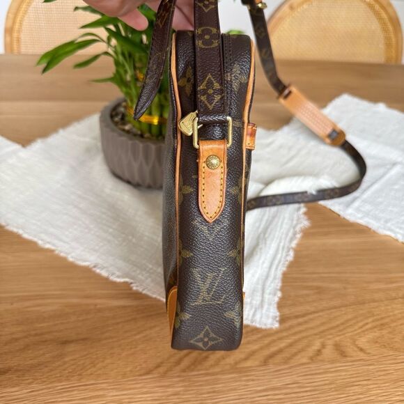 ✅AUTHENTIC✅LOUIS VUITTON DANUBE CROSSBODY BAG - Picture 6 of 16